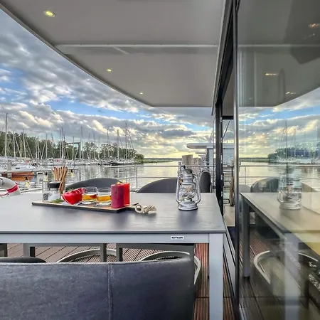 Botel Chalet Am Meer Peenemunde