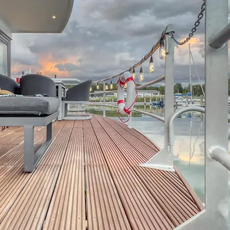 Chalet Am Meer Botel Peenemunde